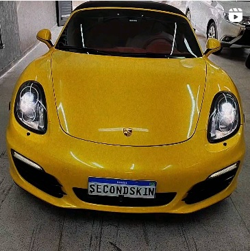 Porsche 911 envelopamento amarelo metalico oracal 970